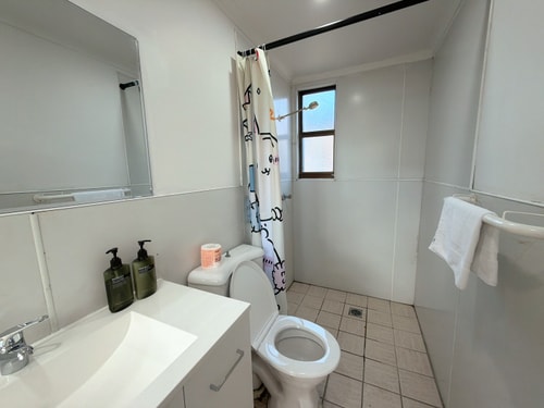 Burwood 4BR Family Home | Fast WiFi & Free Parking 37 Serain Residences