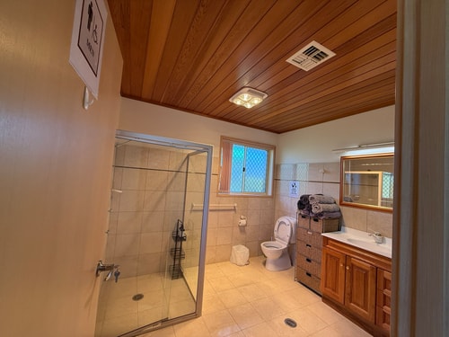 Cozy Queen Room | 5-Min Walk to ANU | Near City 3 Serain Residences