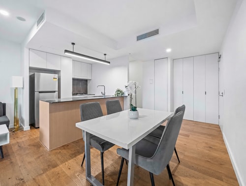 Central Located 1BR w/Parking | Near CBD & Transit 20 Serain Residences