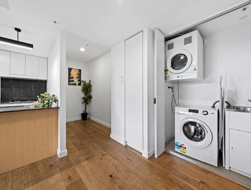 Central Located 1BR w/Parking | Near CBD & Transit 19 Serain Residences