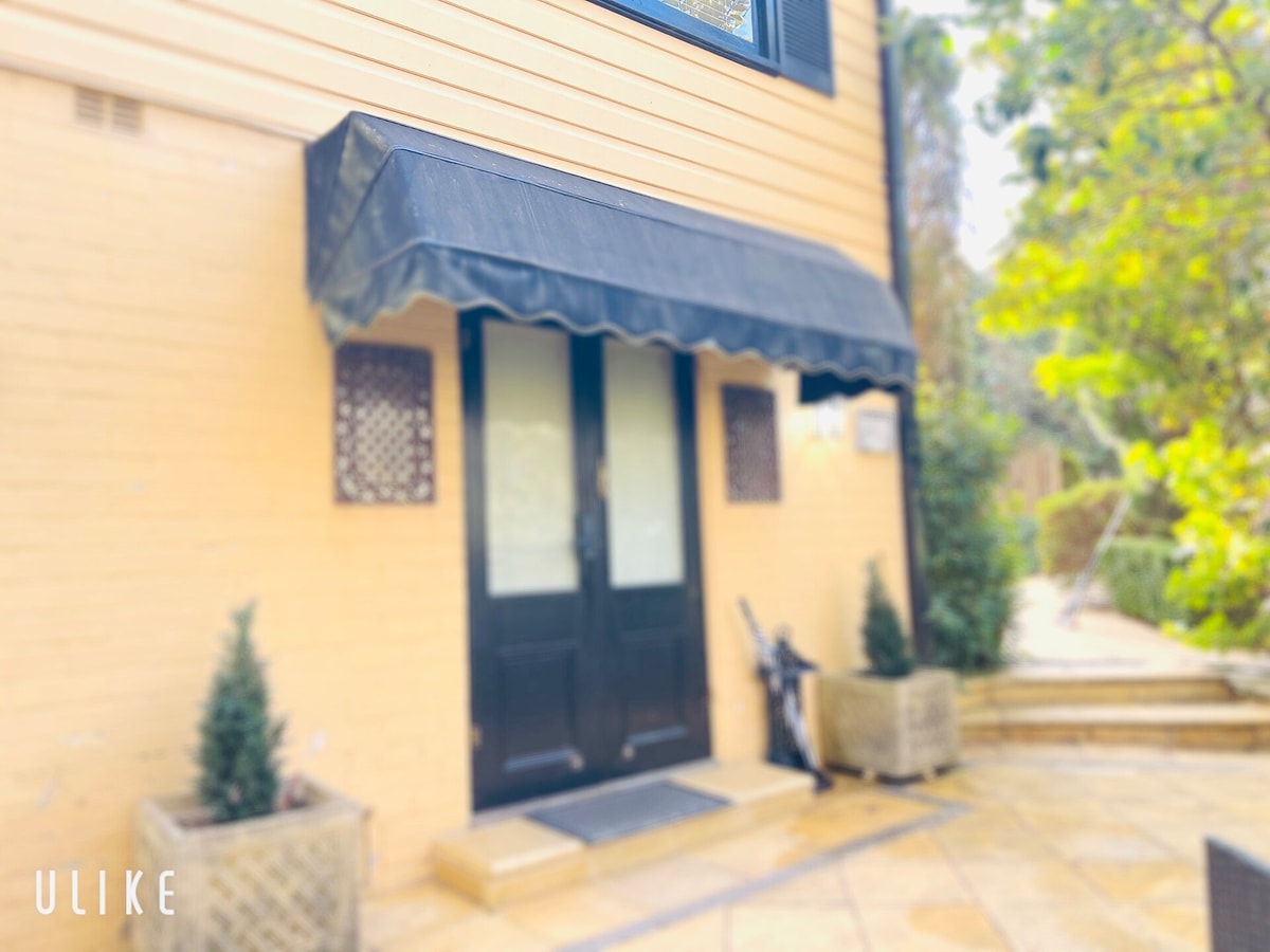 Leura's Magical Manderley - Studio Room 5 Serain Residences