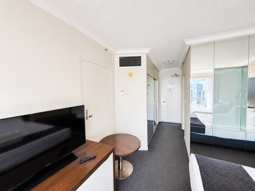 Sea View Hotel Room | Walk to Beach & Tram | Max 4 6 Serain Residences
