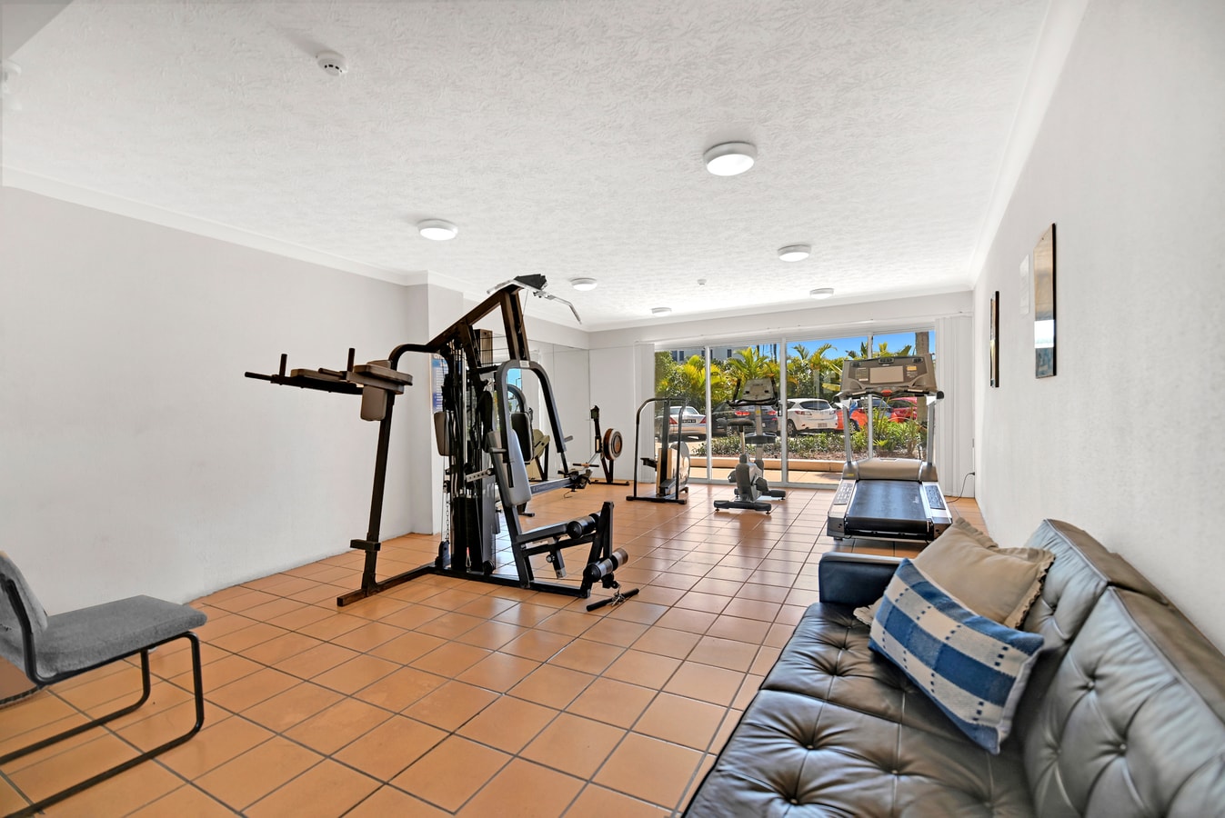 Comfy 1BR + Free Parking |  Stroll to Parklands 10 Serain Residences