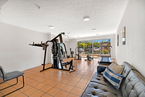 Comfy 1BR + Free Parking |  Stroll to Parklands 10 Serain Residences