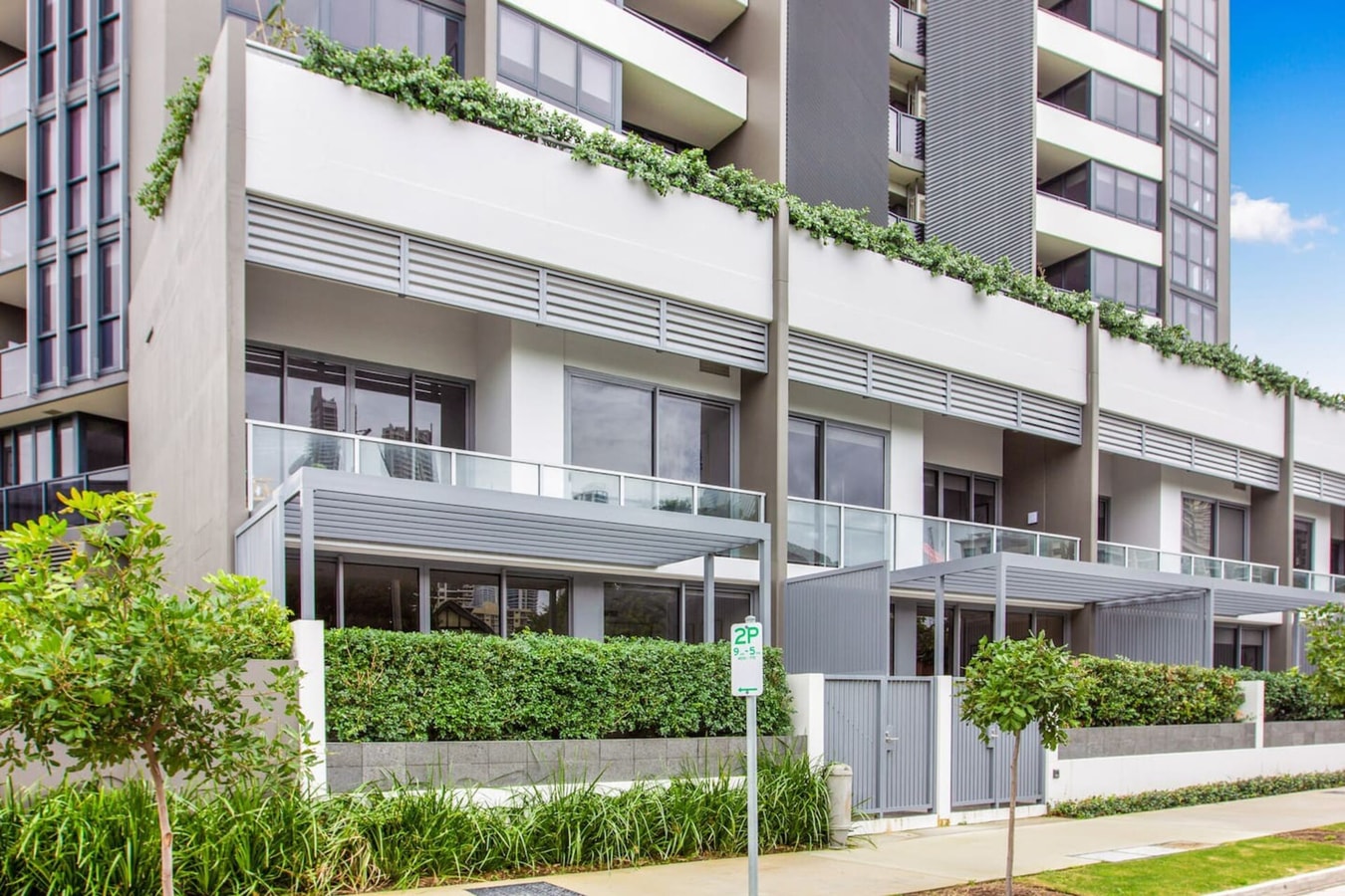 Exquisite and Stylish Villa in Surfers Paradise 30 Serain Residences