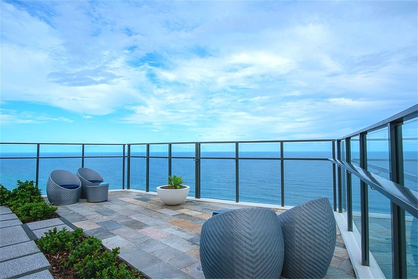 Lvl19 Stunning Ocean View 1BR  | 50m to Beach 15 Serain Residences