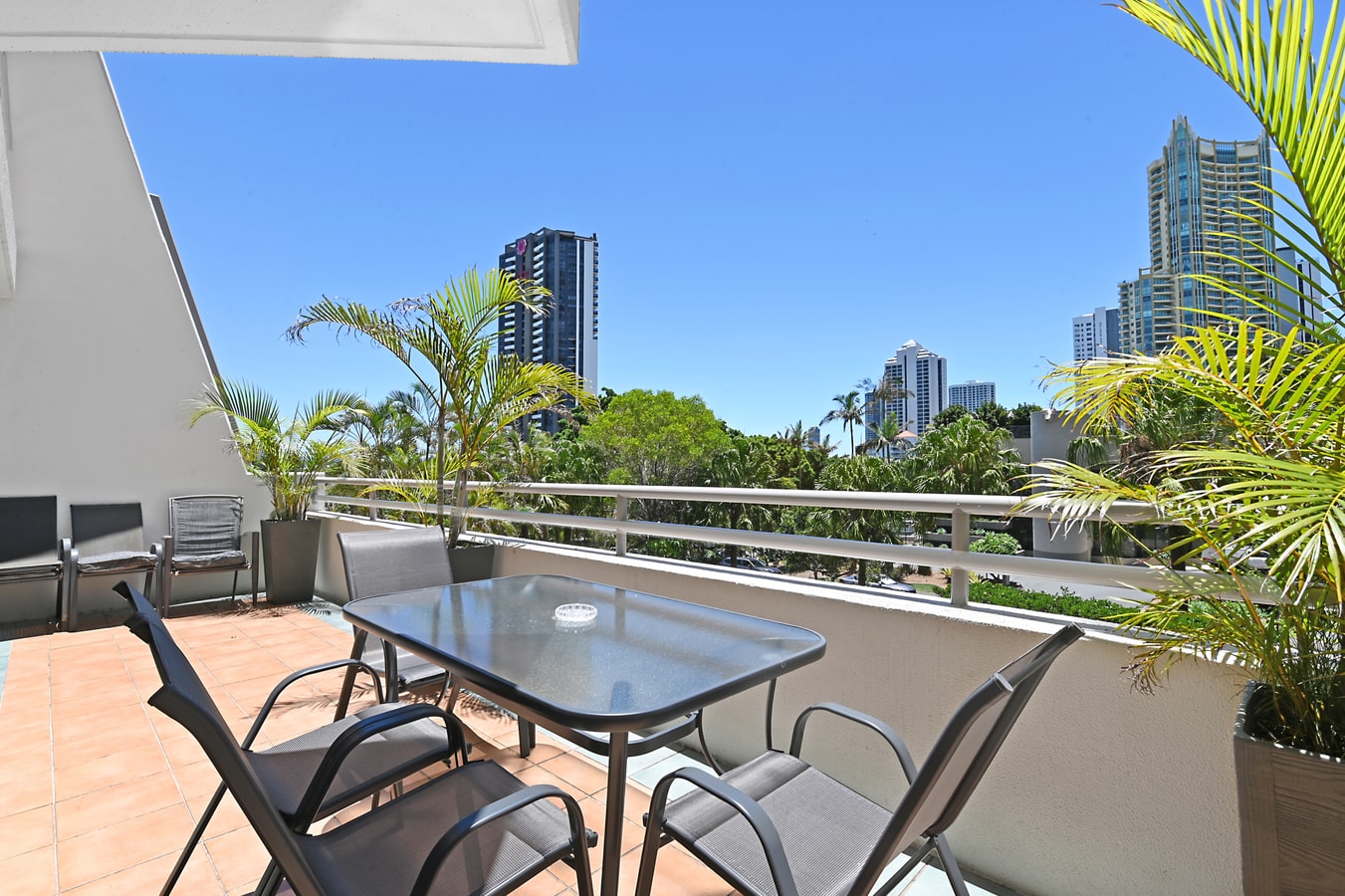 Sunlit 1-Bedroom Apt at Crown Tower with Parking 5 Serain Residences