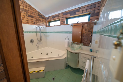 Adorable Lodge 2  Blickinstal Retreat 4 Serain Residences