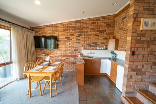 Adorable Lodge 2  Blickinstal Retreat 6 Serain Residences