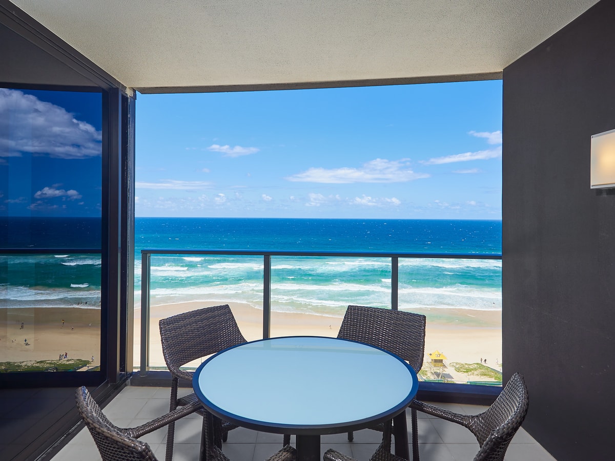 Sea Side Comfortable Apartment in Surfers Paradise 2 Serain Residences