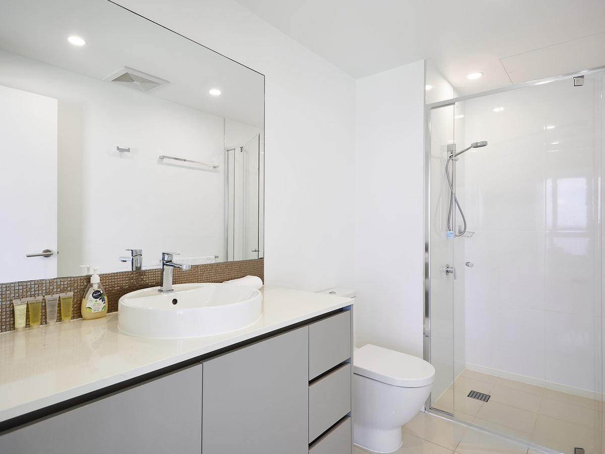 Sea Side Comfortable Apartment in Surfers Paradise 8 Serain Residences