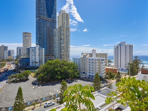 Comfort Two double-bed hotel room On View Avenue 21 Serain Residences