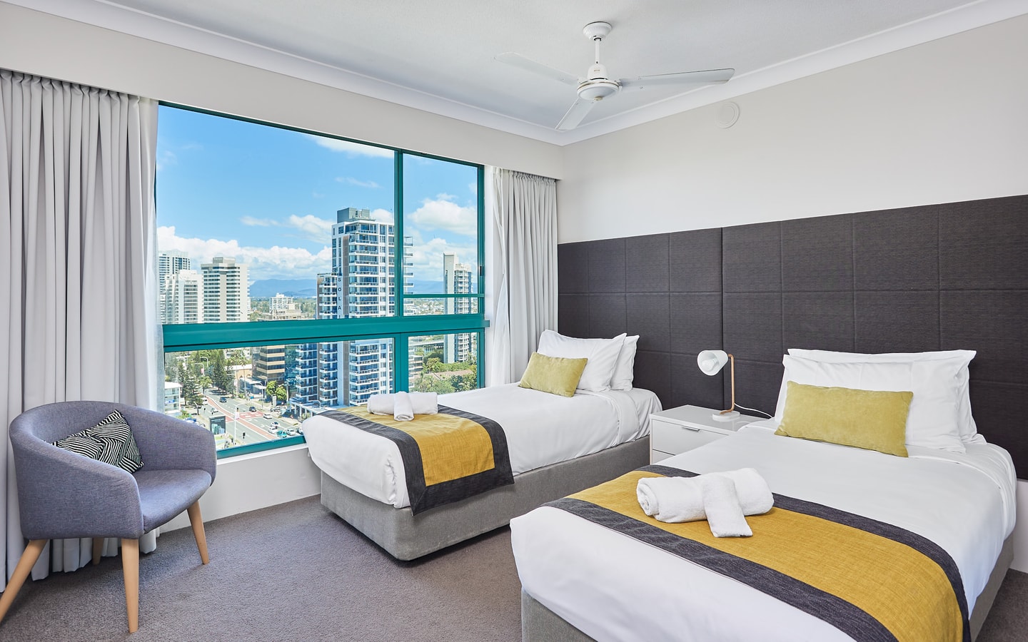 Central Locate Surfer Paradise 3 Bedroom Apartment 10 Serain Residences