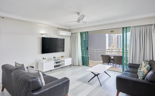 Central Locate Surfer Paradise 3 Bedroom Apartment 1 Serain Residences