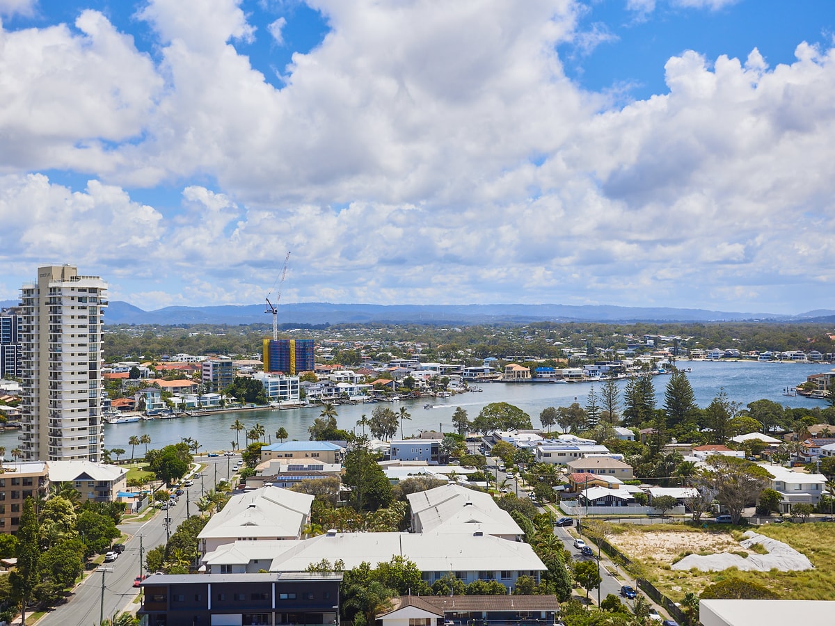 Central Locate Surfer Paradise 3 Bedroom Apartment 7 Serain Residences