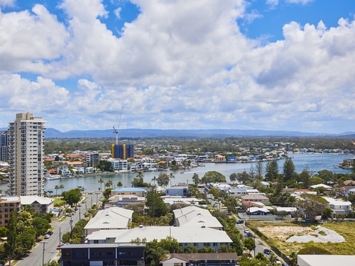Central Locate Surfer Paradise 3 Bedroom Apartment 7 Serain Residences