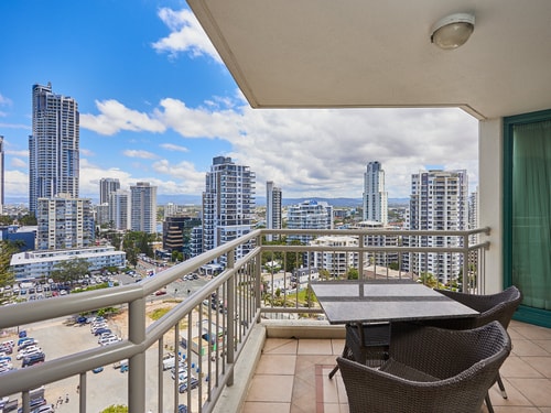Central Locate Surfer Paradise 3 Bedroom Apartment 5 Serain Residences