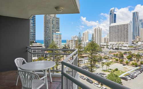 Crown Towers Modern 1 Bed Apt Surfers Paradise 2 Serain Residences
