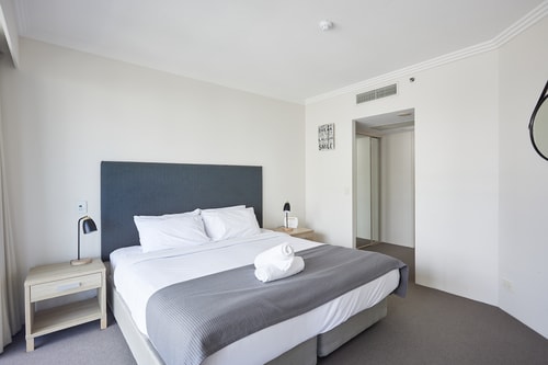Crown Towers Modern 1 Bed Apt Surfers Paradise 3 Serain Residences