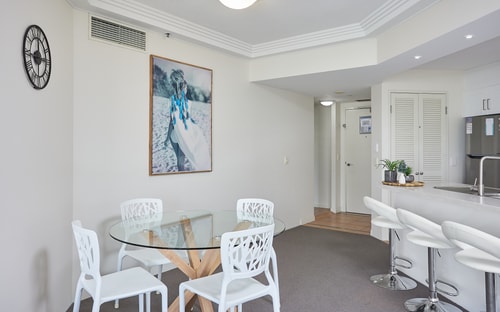 Crown Towers Modern 1 Bed Apt Surfers Paradise 8 Serain Residences