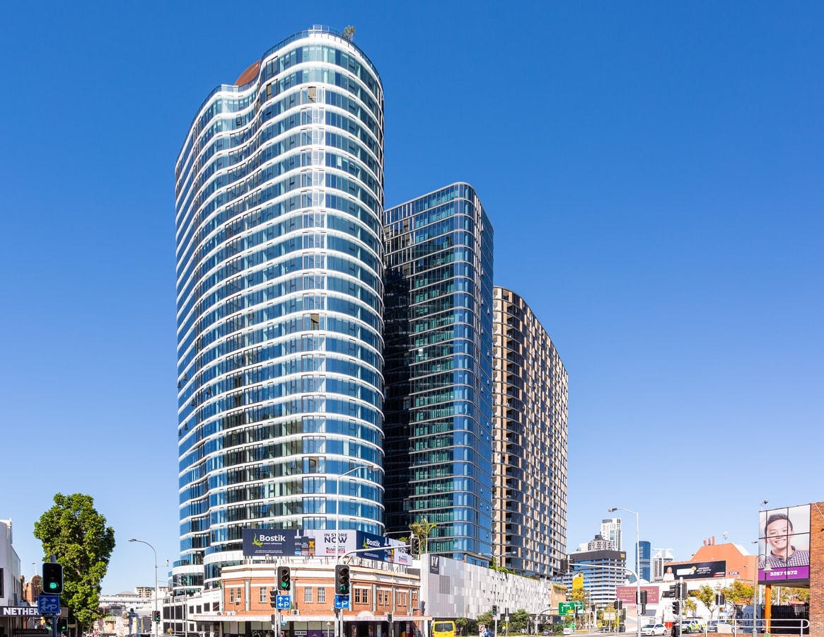 FV Comfort 2 bedroom Apartment w Parking 27 Serain Residences