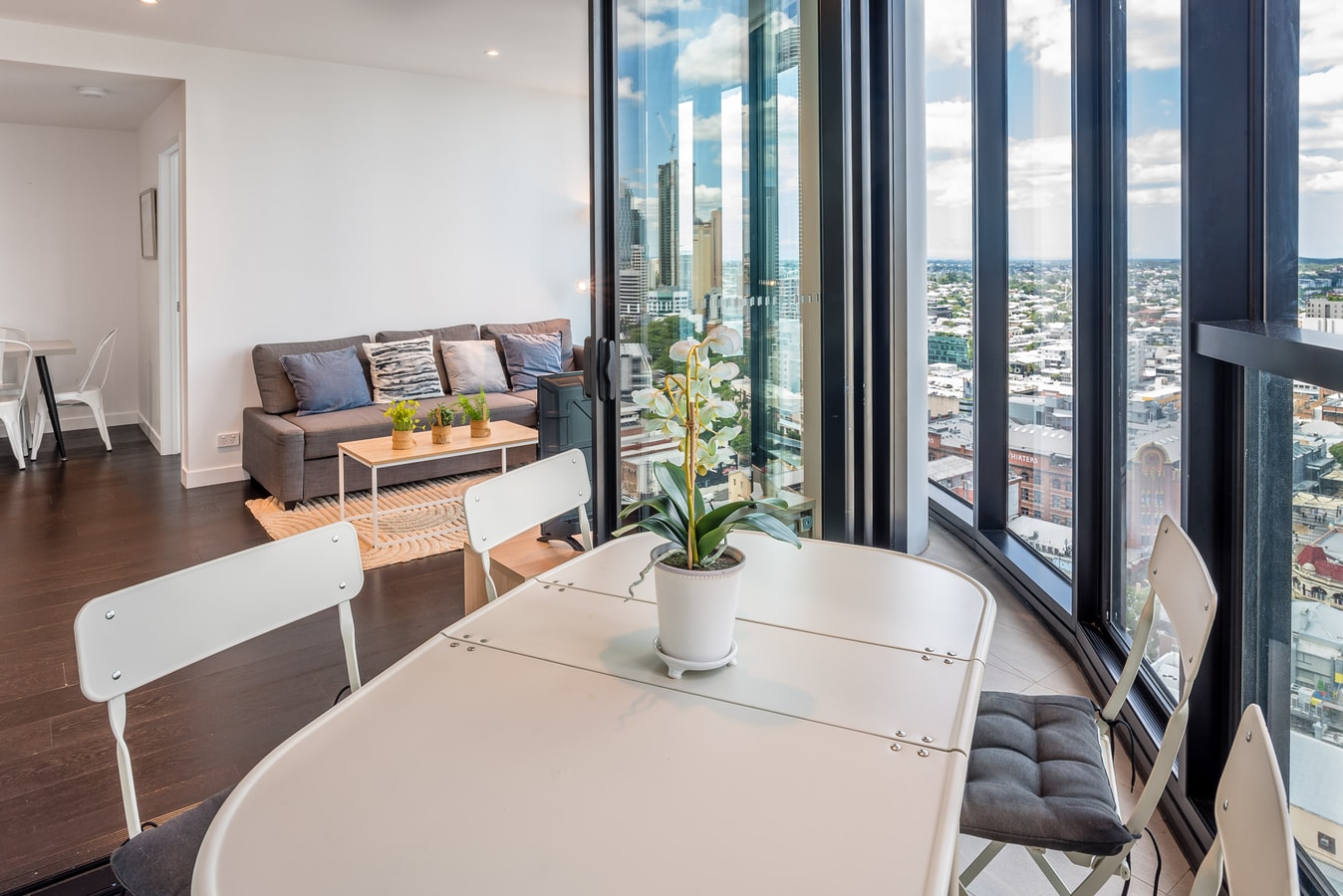 FV Comfort 2 bedroom Apartment w Parking 8 Serain Residences