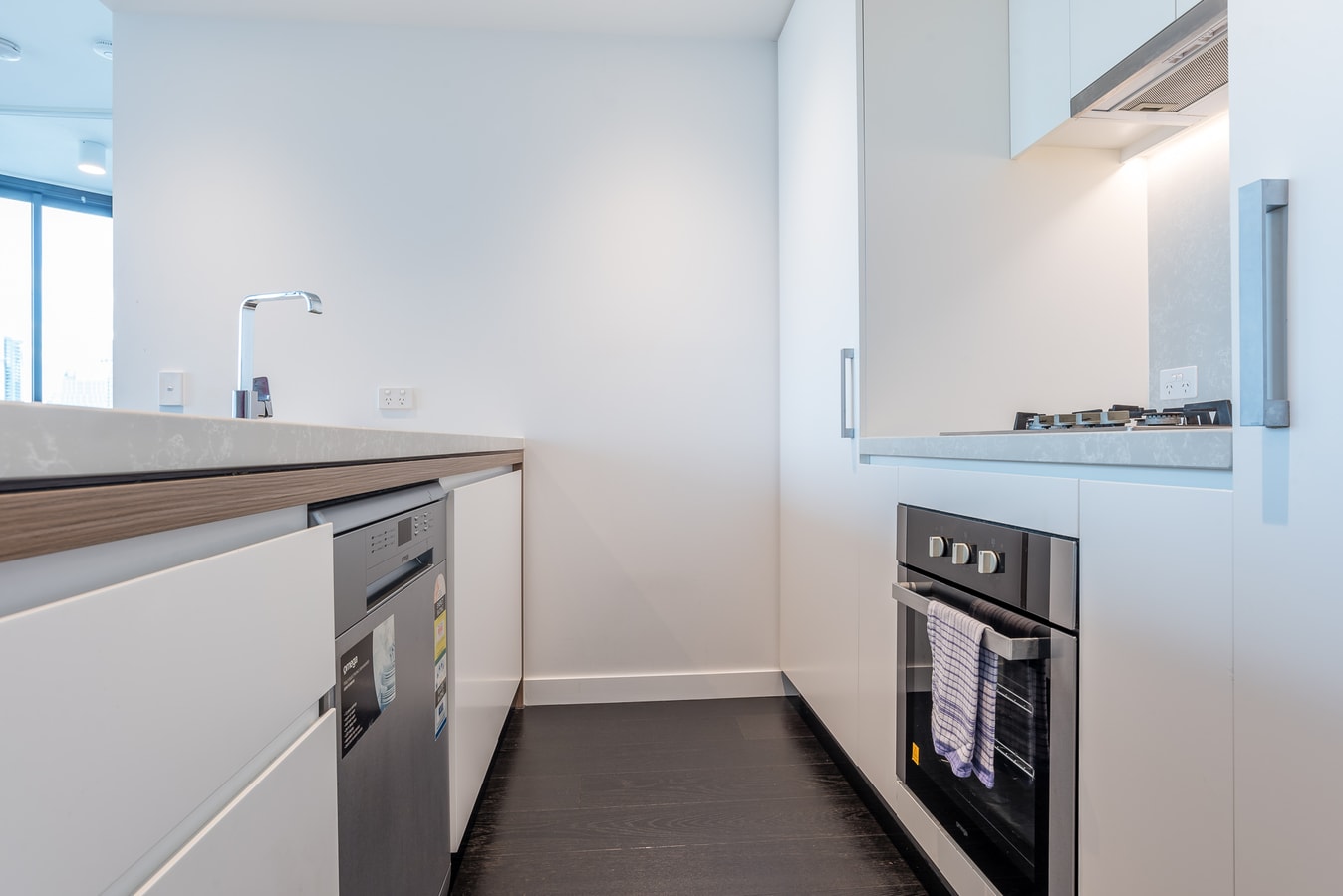 FV Comfort 2 bedroom Apartment w Parking 6 Serain Residences