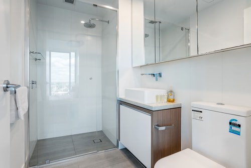 FV Comfort 2 bedroom Apartment w Parking 11 Serain Residences