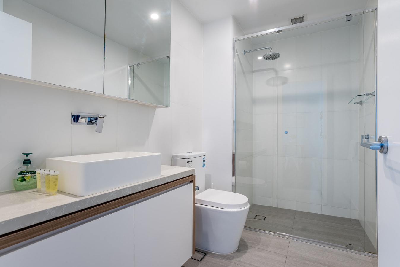 FV Comfort 2 bedroom Apartment w Parking 14 Serain Residences