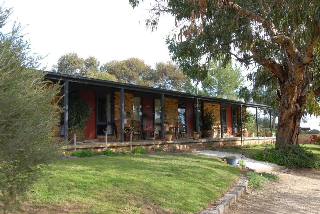 Comfy Studio 3 @ Blickinstal Barossa Valley 26 Serain Residences