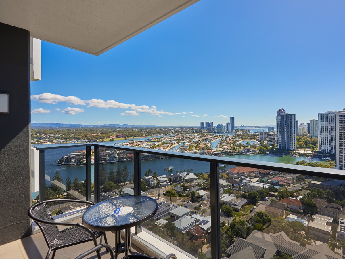 Bright Open view 2 bedroom Apartment in Gold Coast 1 Serain Residences