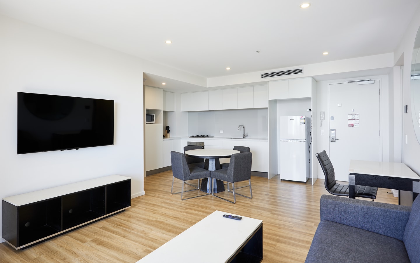 Bright Open view 2 bedroom Apartment in Gold Coast 7 Serain Residences