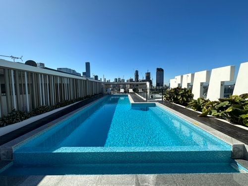 South Bank Central 1 bedroom apartment + Parking 7 Serain Residences