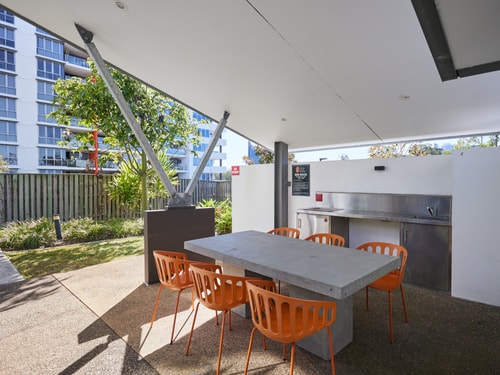 Central located 2 bedroom Apartment in Robina 19 Serain Residences