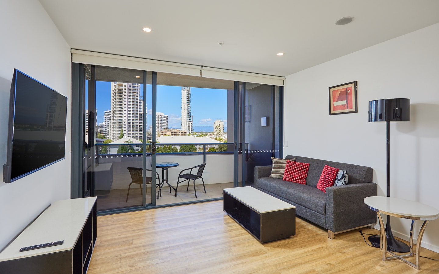 Comfy One bedroom Apartment in Central Surfers 28 Serain Residences