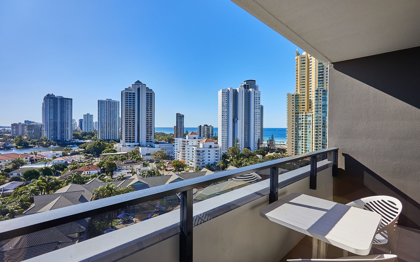 Cozy 2 bedroom apartment in Surfers Paradise 1 Serain Residences