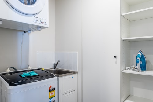 South Bank Central 1 bedroom apartment + Parking 20 Serain Residences