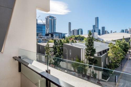 South Bank Central 1 bedroom apartment + Parking 18 Serain Residences