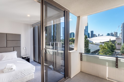 South Bank Central 1 bedroom apartment + Parking 19 Serain Residences