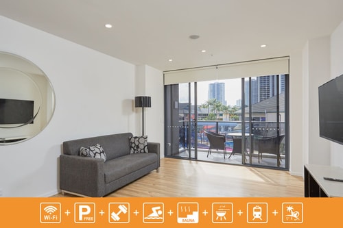 Cozy 2-bedrooms Apartment in Surfers Paradise 0 Serain Residences