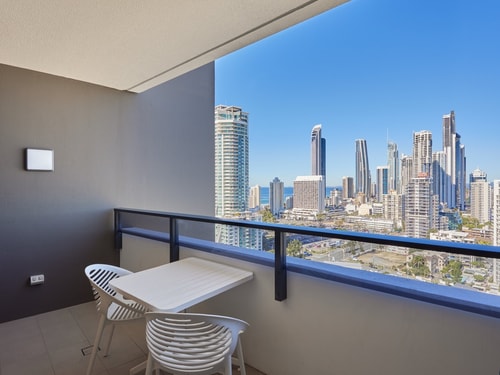 Cozy 1 bedroom unitConveniently Located In Surfers 4 Serain Residences