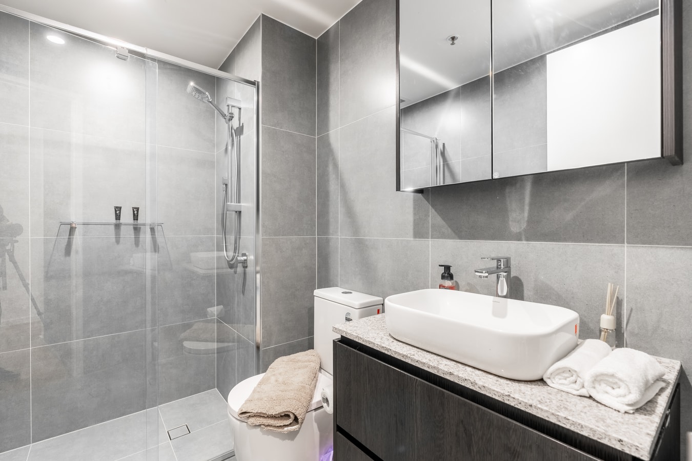 Sunny 2bedroom apartment next to Canberra Centre 7 Serain Residences
