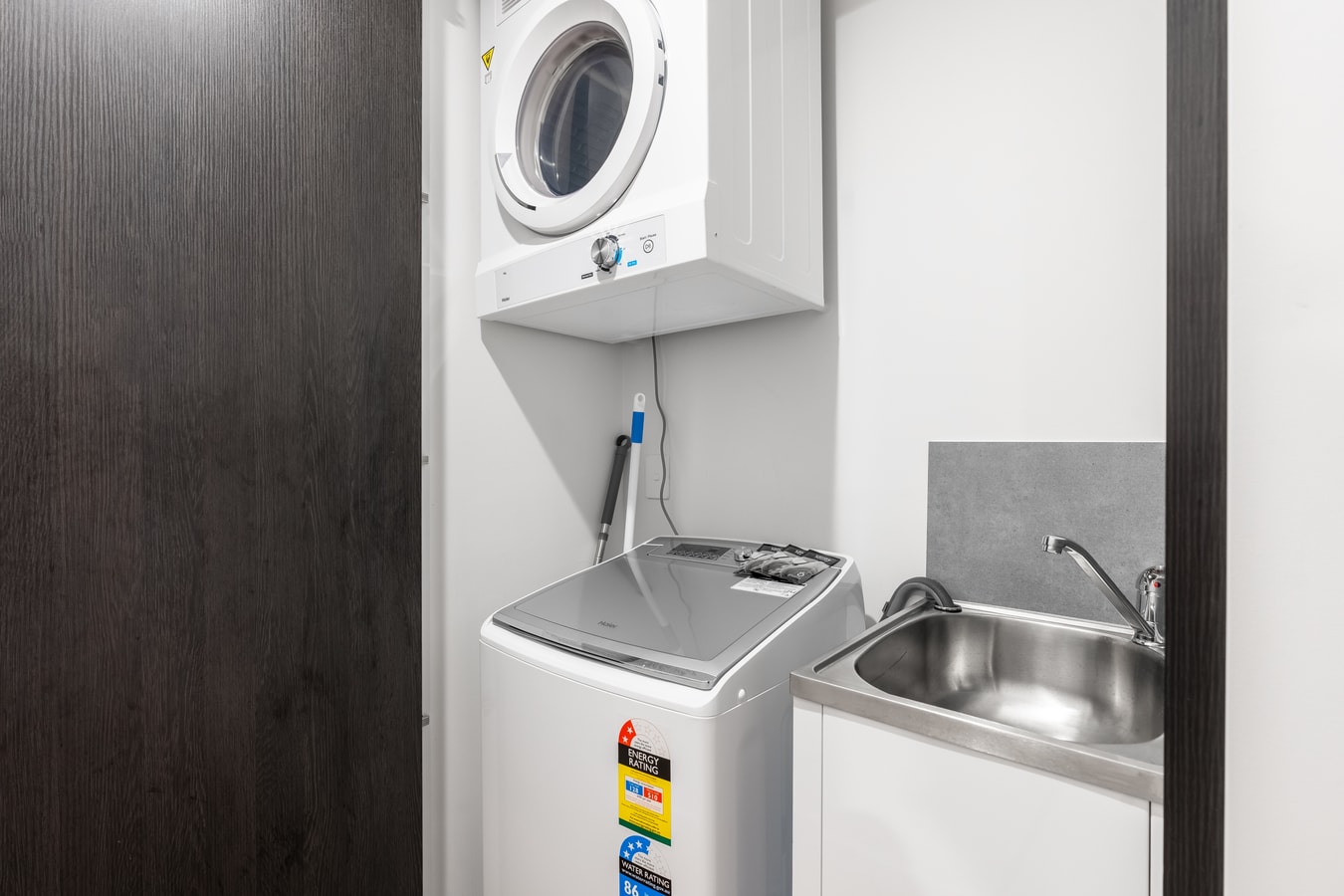 Sunny 2bedroom apartment next to Canberra Centre 9 Serain Residences