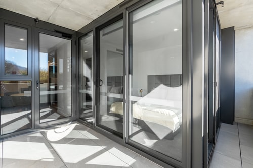 Sunny 2bedroom apartment next to Canberra Centre 6 Serain Residences