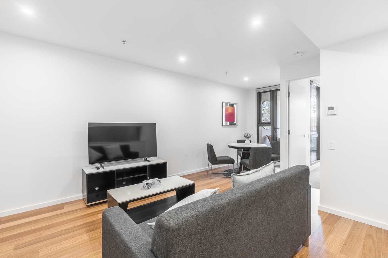 Cozy 2bedroom apartment next to Canberra Centre 4 Serain Residences