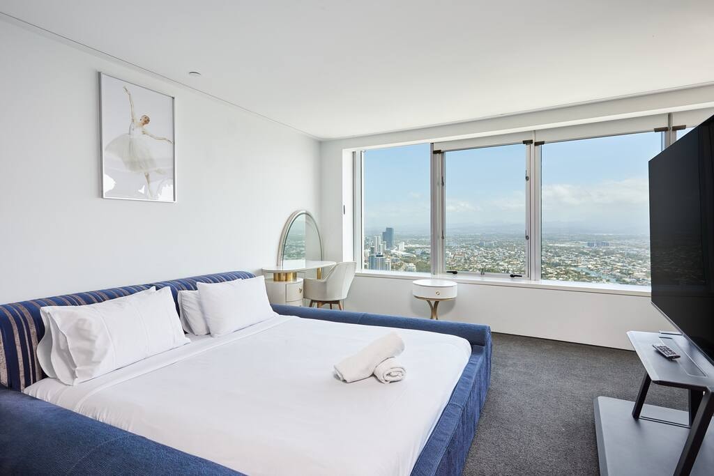 Spectacular OceanView Sub-Penthouse CentralSurfers 11 Serain Residences