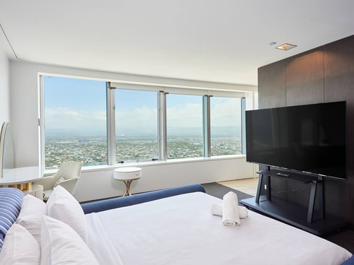Spectacular OceanView Sub-Penthouse CentralSurfers 12 Serain Residences