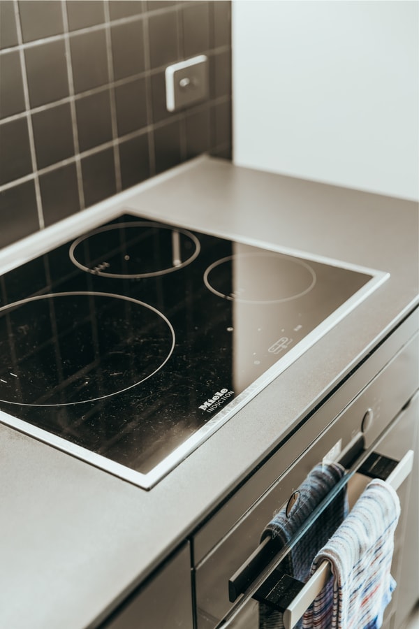 Convenient located 1 bedroom Apartment in Hawthorn 14 Serain Residences