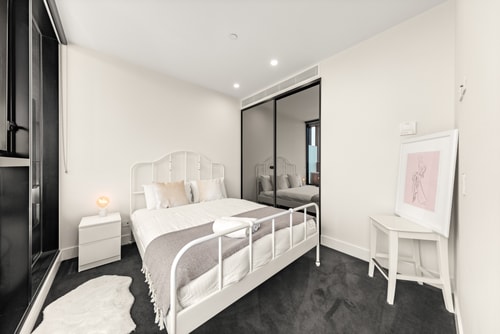 Convenient located 1 bedroom Apartment in Hawthorn 9 Serain Residences