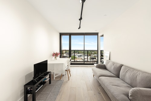 Convenient located 1 bedroom Apartment in Hawthorn 1 Serain Residences